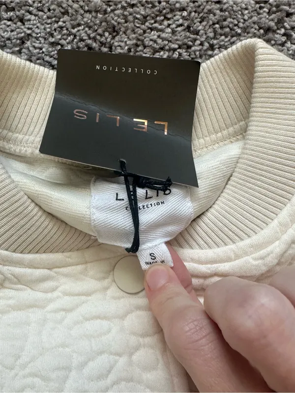 Le Lis Ivory Quilted Bomber Jacket - Image 4