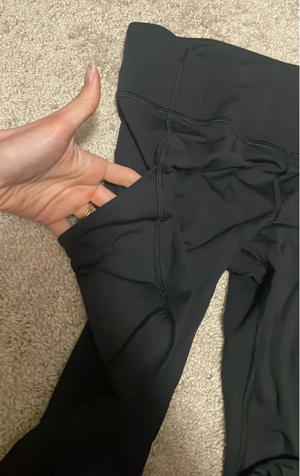 Lululemon black leggings with pockets - Image 5