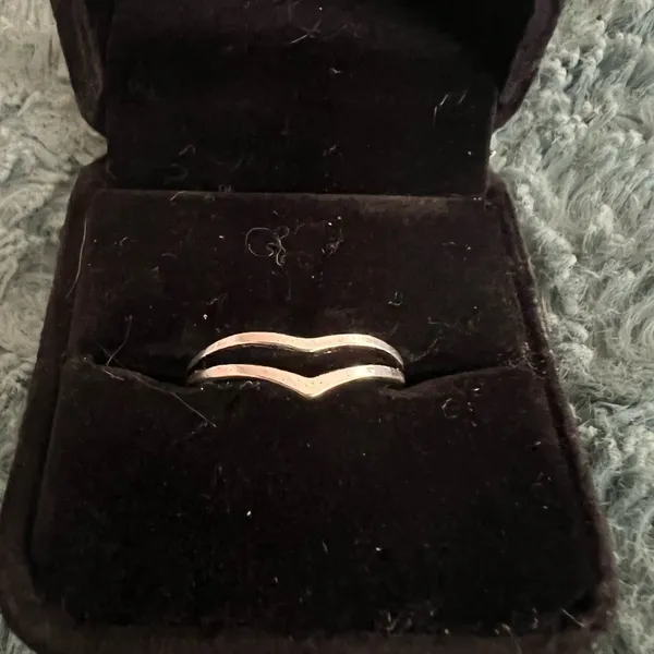 Women’s Stainless Steel Silver Band Size 7 - Image 2