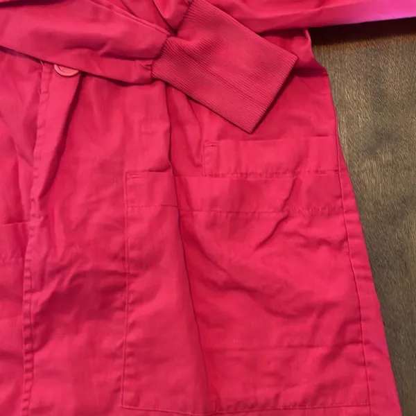 Red peaches scrub jacket size XS - Image 3