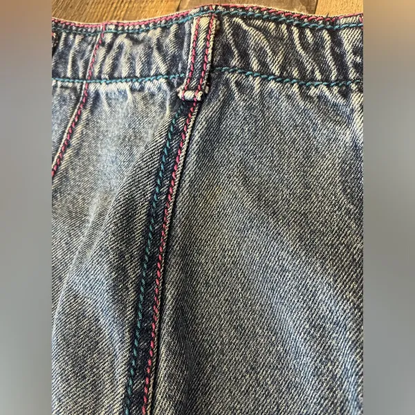 VINTAGE WRANGLERS// blue and pink threading - Image 5