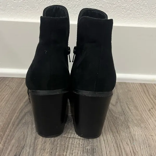 Black Suede Short heel boots, Women’s size 9 - Image 4