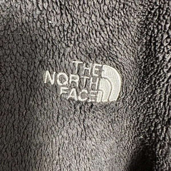 253. The North Face black fleece jacket - Image 2