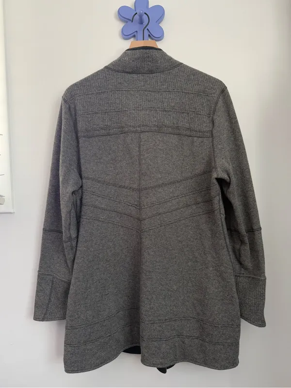 Title Nine Women’s XL Grey Full Zip Up Long Shacket Wool Outdoor Hike Winter - Image 4