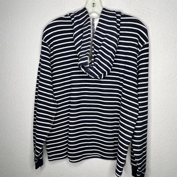 Gap Pullover Hoody Shirt - Image 4