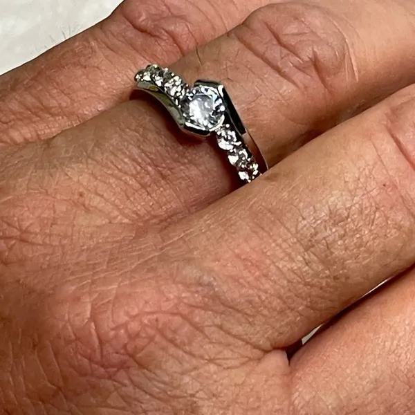 Silver tone fashion engagement style ring - Image 2
