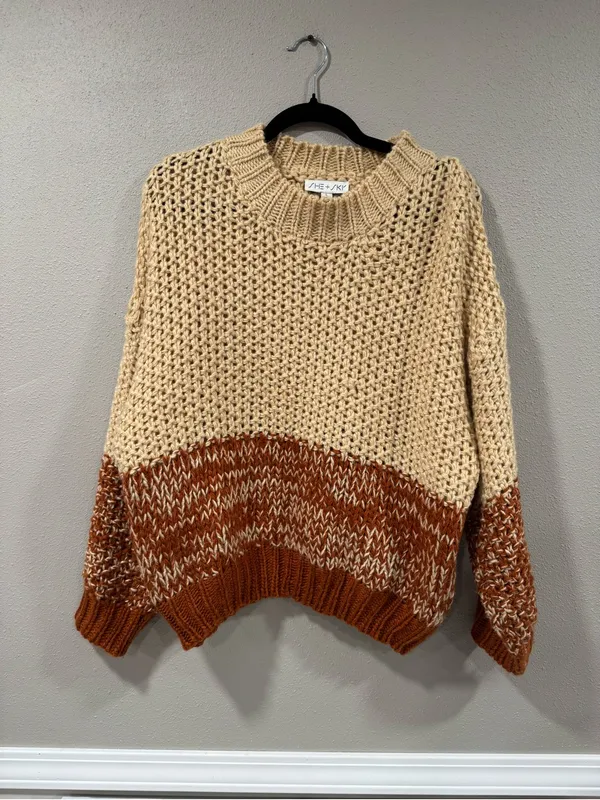 She & Sky Chunky Knit Colorblock Sweater in Beige and Rust - Image 2