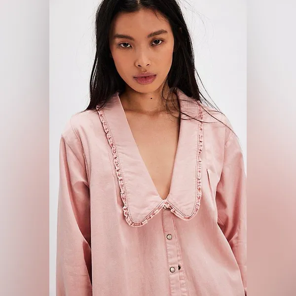 NWOT FREE PEOPLE Charlie Denim Button-Down Shirt Rose XS EXTRA SMALL - Image 3