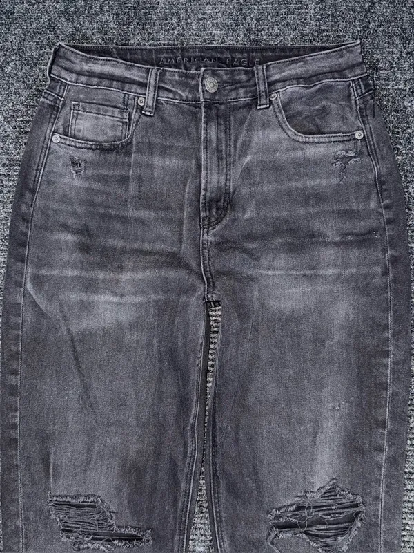 American Eagle Mom Straight Jeans Black Distressed Denim Women’s Sz 8 High Rise - Image 3