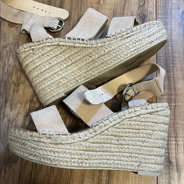 Dolce Vita Light Pink Suede Wedge Sandals - Image 5