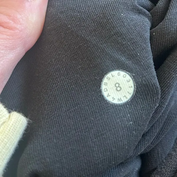 Lululemon Black Full Zip Hoodie Sz 8 - Image 8