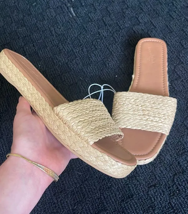 Platform Sandals Size 8.5 - Image 2