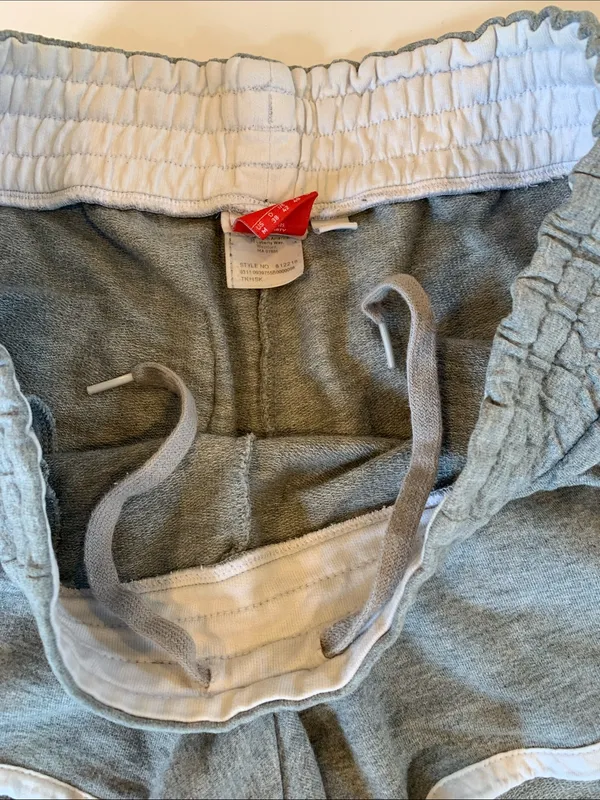 Puma Women’s Medium Light Gray Knit Athletic Short Shorts with White Trim - Image 3