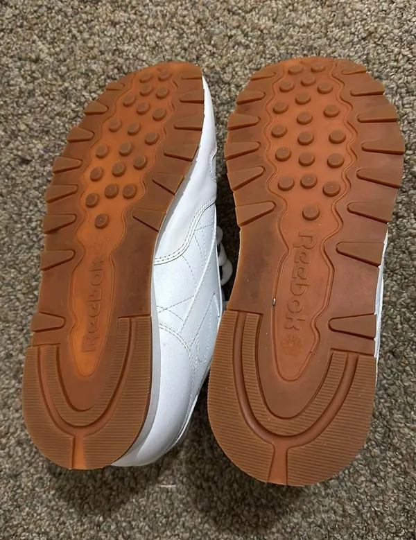 Reebok White Classic Leather Shoe - Image 2