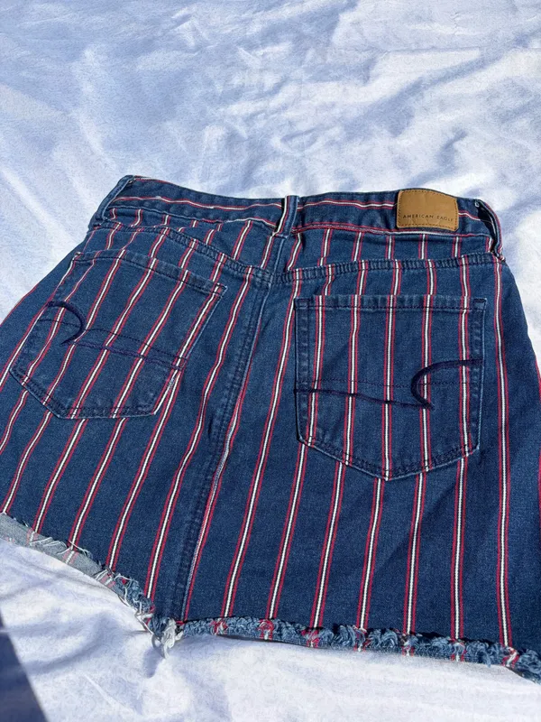 American eagle stripped red and blue hi rise mini skirt - Image 9