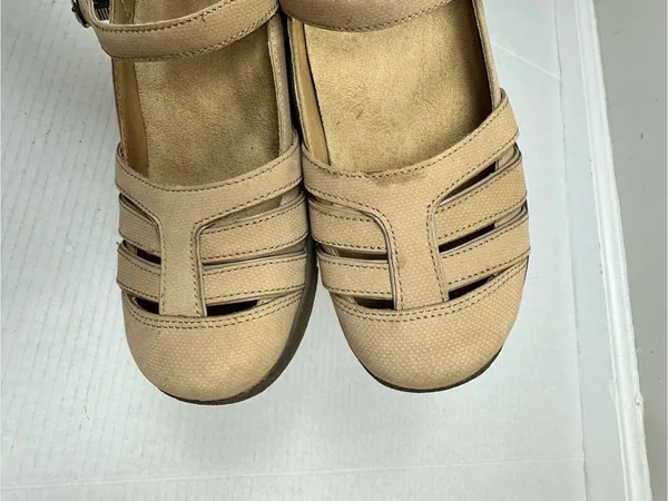 Dansko Womens Kiera Cream Nubuck Shoes Eu 39 - Us 8.5/9.0 - Image 2