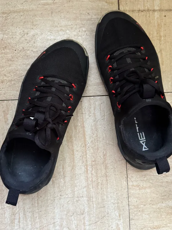 Nike Free Metcon 6 women’s black and Red - Image 2