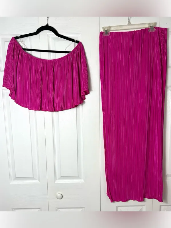 PrettyLittleThing Pink Fuschia Plisse Bardot Crop Top Maxi Skirt Set Size 12 - Image 4