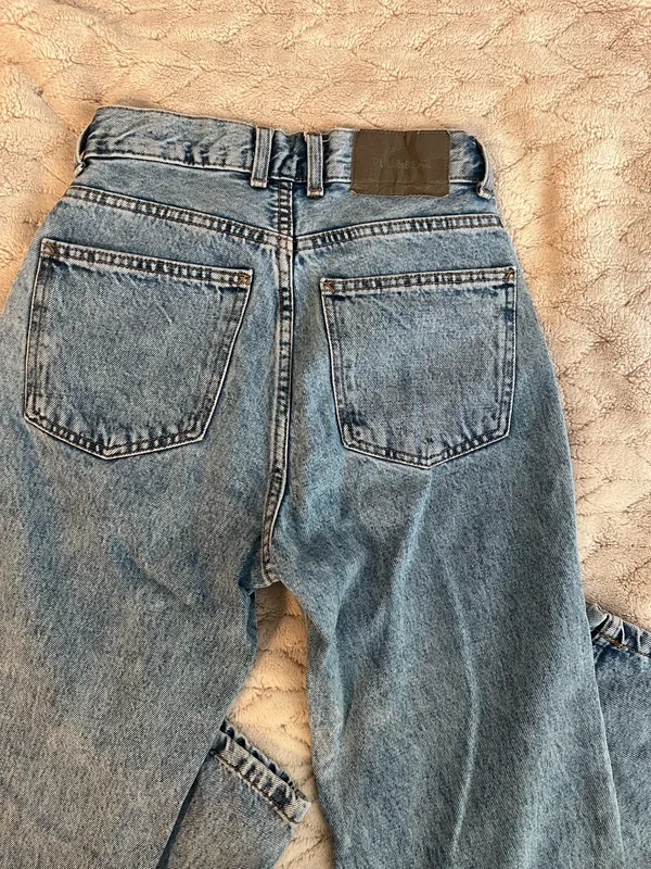 Pull&Bear High-Waist Tapered Jeans - Image 4