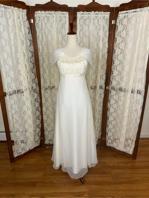 Pretty Vintage 90s Alfred Angelo Chiffon Wedding Gown - Image 3