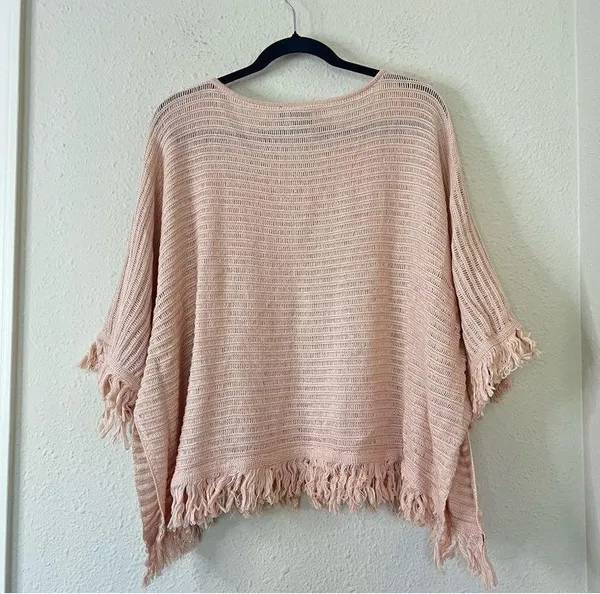 Anthropologie Akemi & Kin Frenchie Fringed Poncho Sweater Pink NEW Size Medium - Image 7