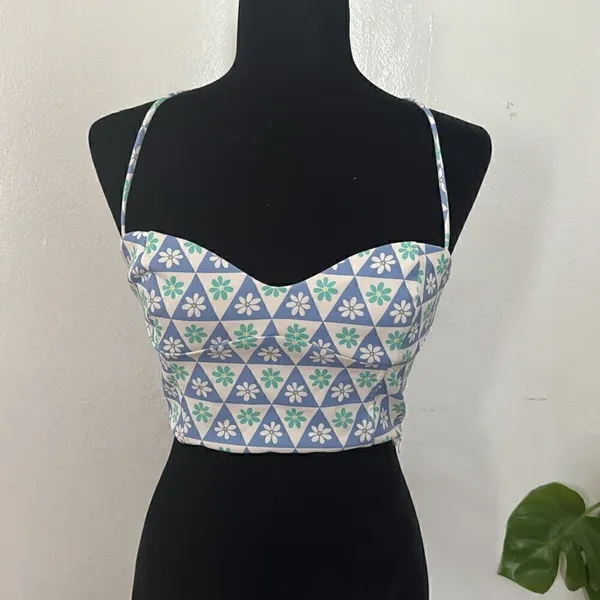 Zara blue & white daisy top EUC - Image 4