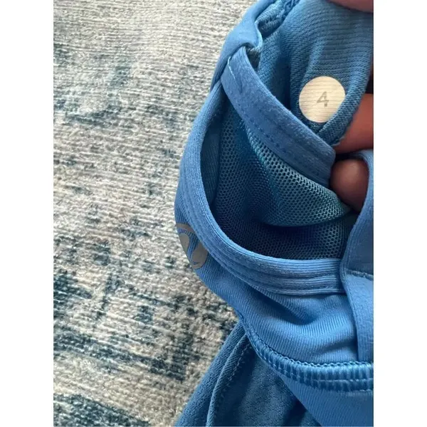 Lululemon Nouveau Limits Tank in Porcelain Blue Size 4 - Image 3