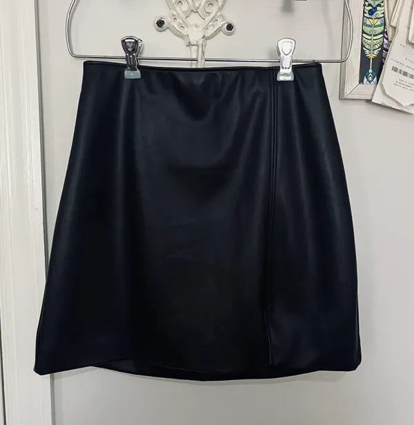 Hollister Black Leather Mini Skirt - Image 3