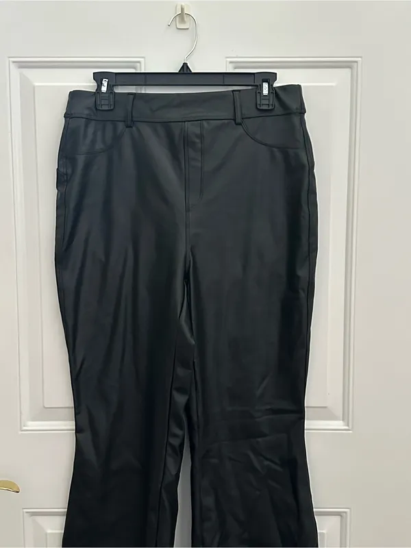 Halara Size L Women's Black Faux Leather Flared Pants NWOT - Image 5