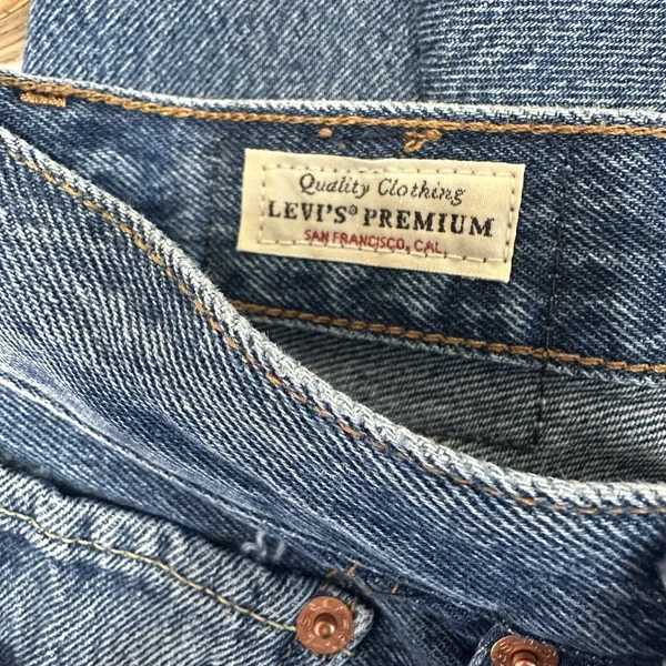 Levis 501 Jeans Womens 26x30 Premium Denim High Rise Button Fly Blue Medium Wash - Image 6