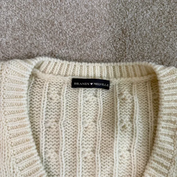 Brandy Melville Wool Cable Knit‎ Sweater One Size L/XL Cream V-Neck Fisherman - Image 2