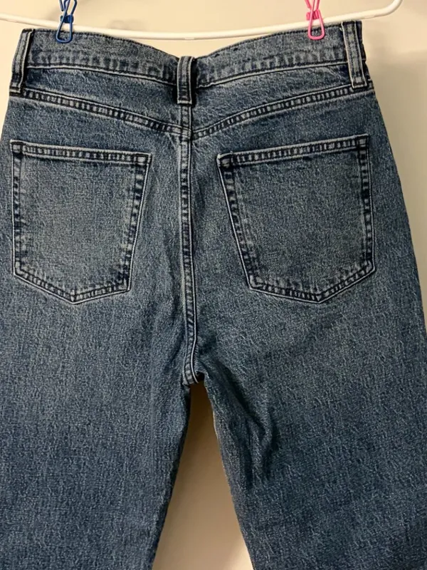 Gap jeans cheeky straight sky high raw hem size 28 / 6 NWT medium wash denim - Image 6