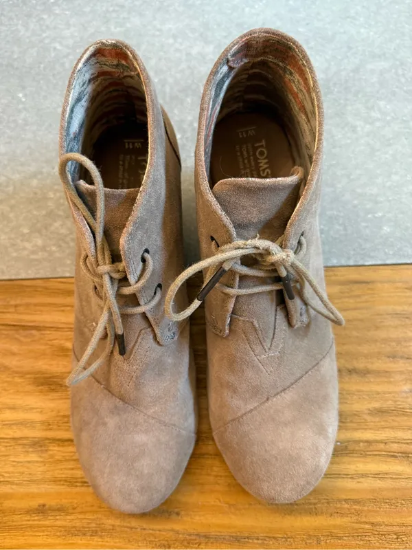 TOMS Desert Wedge Taupe Suede Lace-Up Bootie Size 11 - Image 7