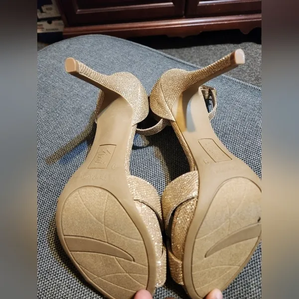 Gold Lavish heels measurements are pictured. - Image 3