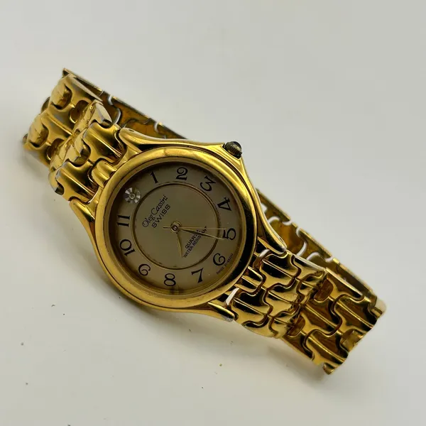 Vintage Oleg Cassini Gold-tone Basket Weave Quartz Watch, Working New Battery - Image 5