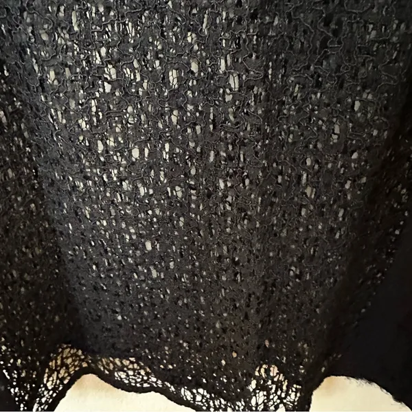 Trouvé black lace sleeveless top with eyelash edges Sz S EUC - Image 5