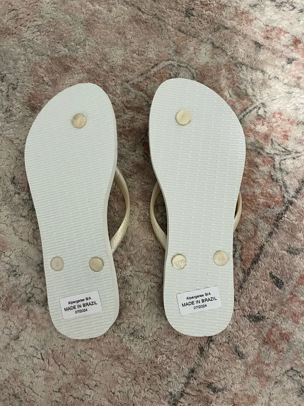 Havaianas White Flip Flops - Image 2