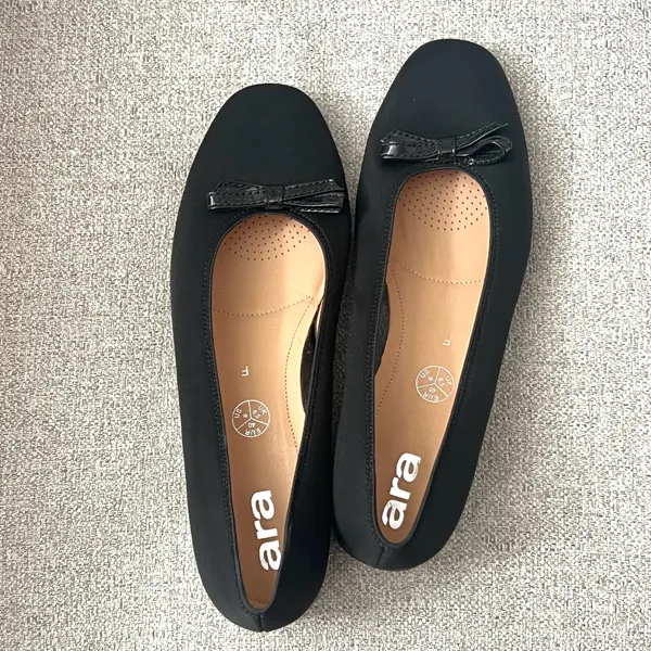 Caravelle NEW ara Black Ballet Flats Block Heels - Image 4