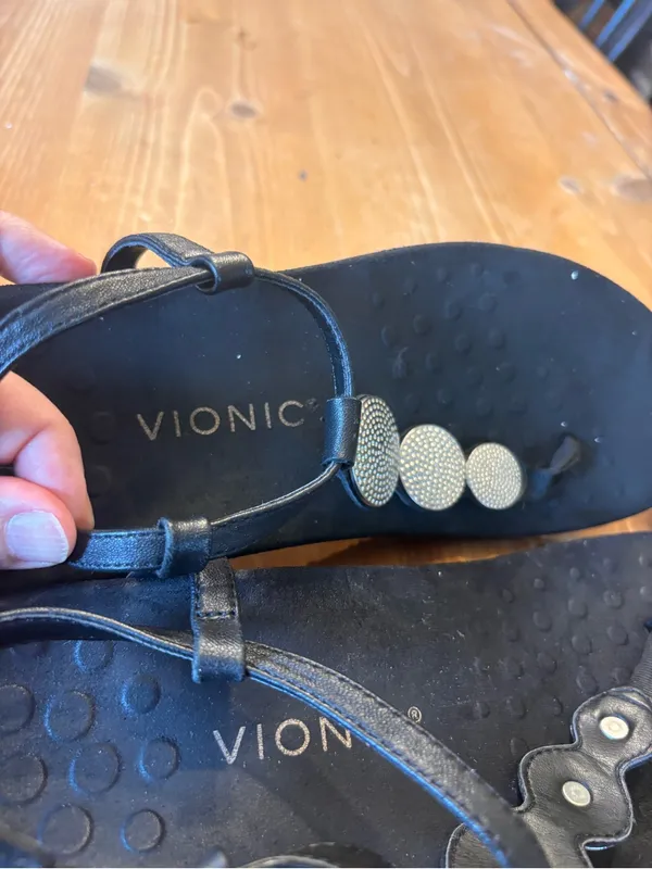 Vionic womens Lizbeth leather embellished T-strap sandals black 10 - Image 7