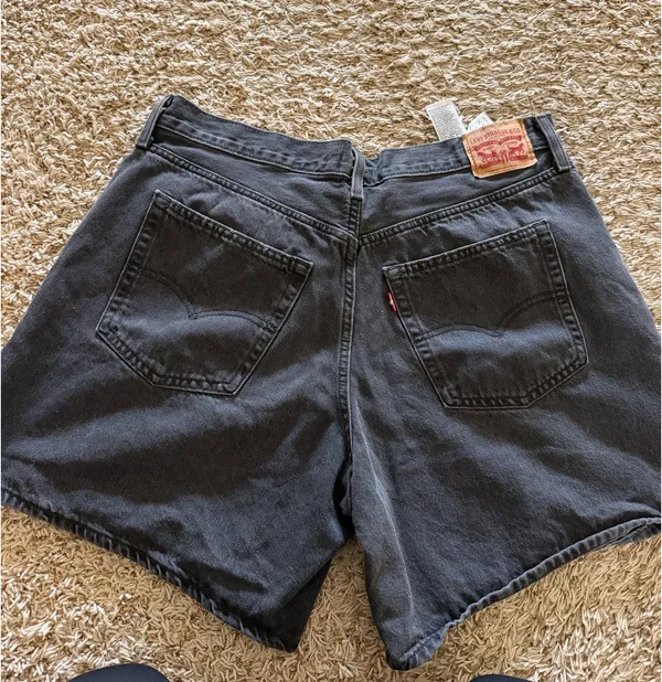Levi’s black ‘94 baggy shorts - Image 3