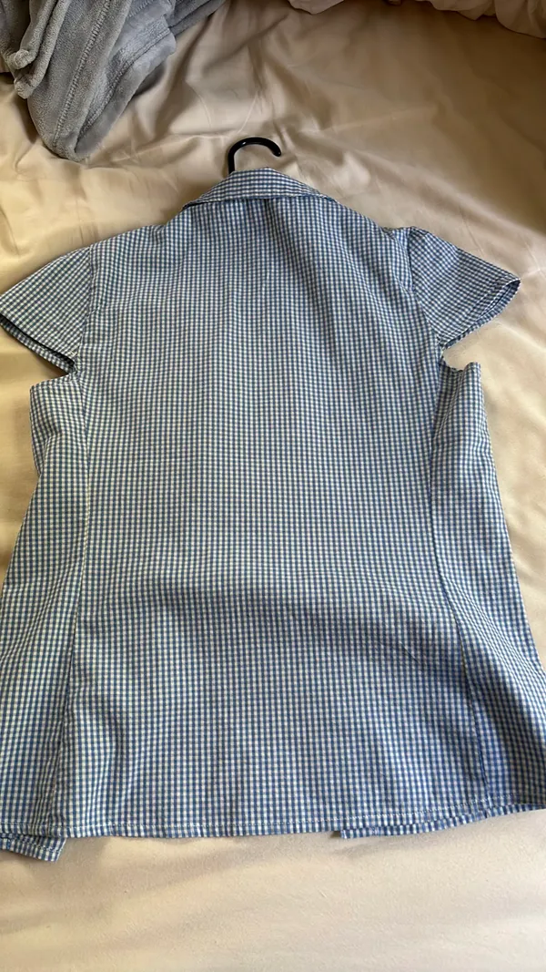 Brandy Melville fitted button up top  - Image 4