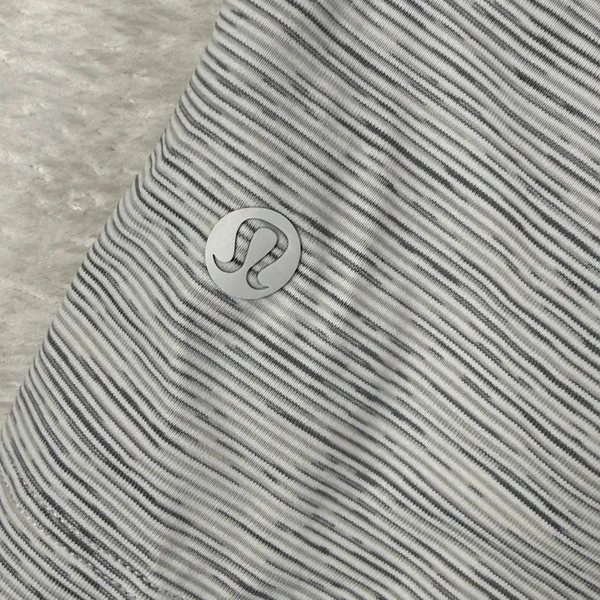 lululemon On The Fly Short 2.5 Space Dye Grey White Drawstring Pockets Size 6 - Image 8