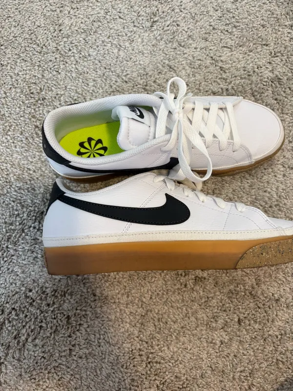 Nike Shoes - Image 2