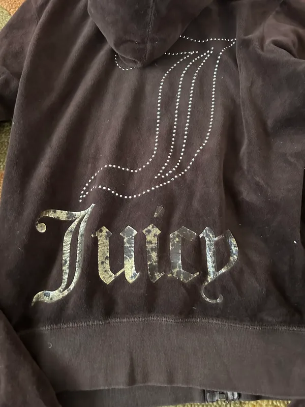 Juicy Couture Y2K OG Brown Velour Zip Up Jacket with Rhinestones Size Medium - Image 4