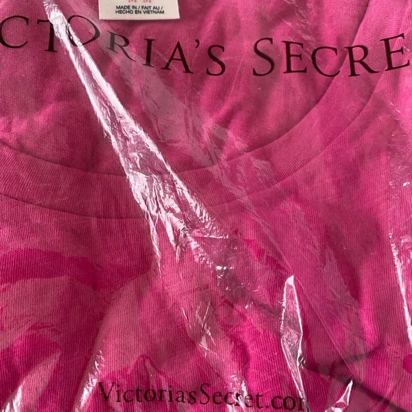 Brand new in bag VS Pink t-shirt - Image 4