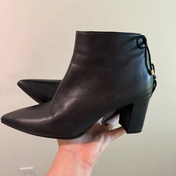 Stuart Weitzman Gardiner Black Lambskin Leather Tie Back Block Heel‎ Booties 7B - Image 5