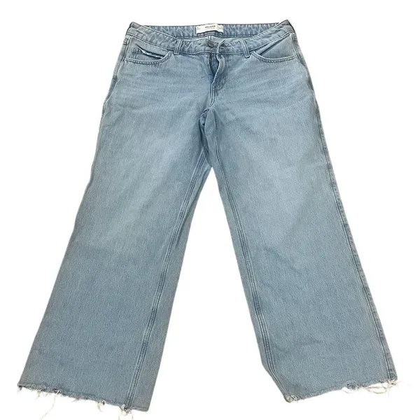 Hollister Women's Low-Rise Baggy Jeans Size 8 Blue Light Wash - Image 5