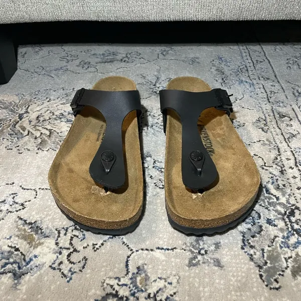 Birkenstock Gizeh Black Sandal - Image 3