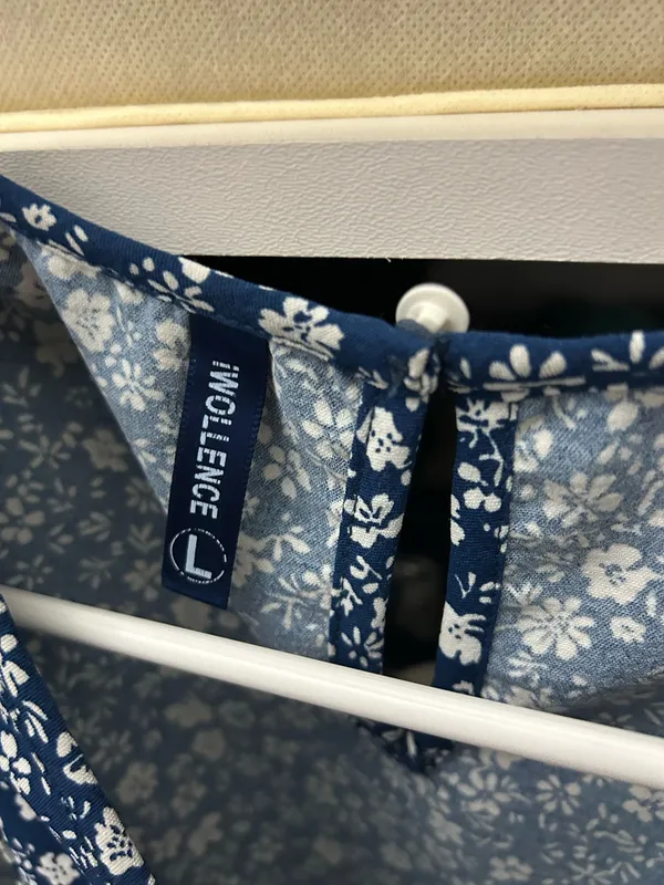 Floral blue tank Size L - Image 3