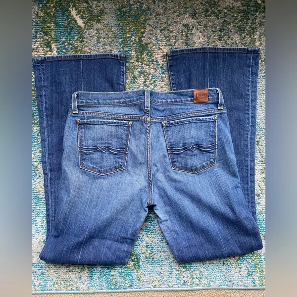 Vintage Y2K Lucky Brand Zoe bootcut jeans, size 32 - Image 2